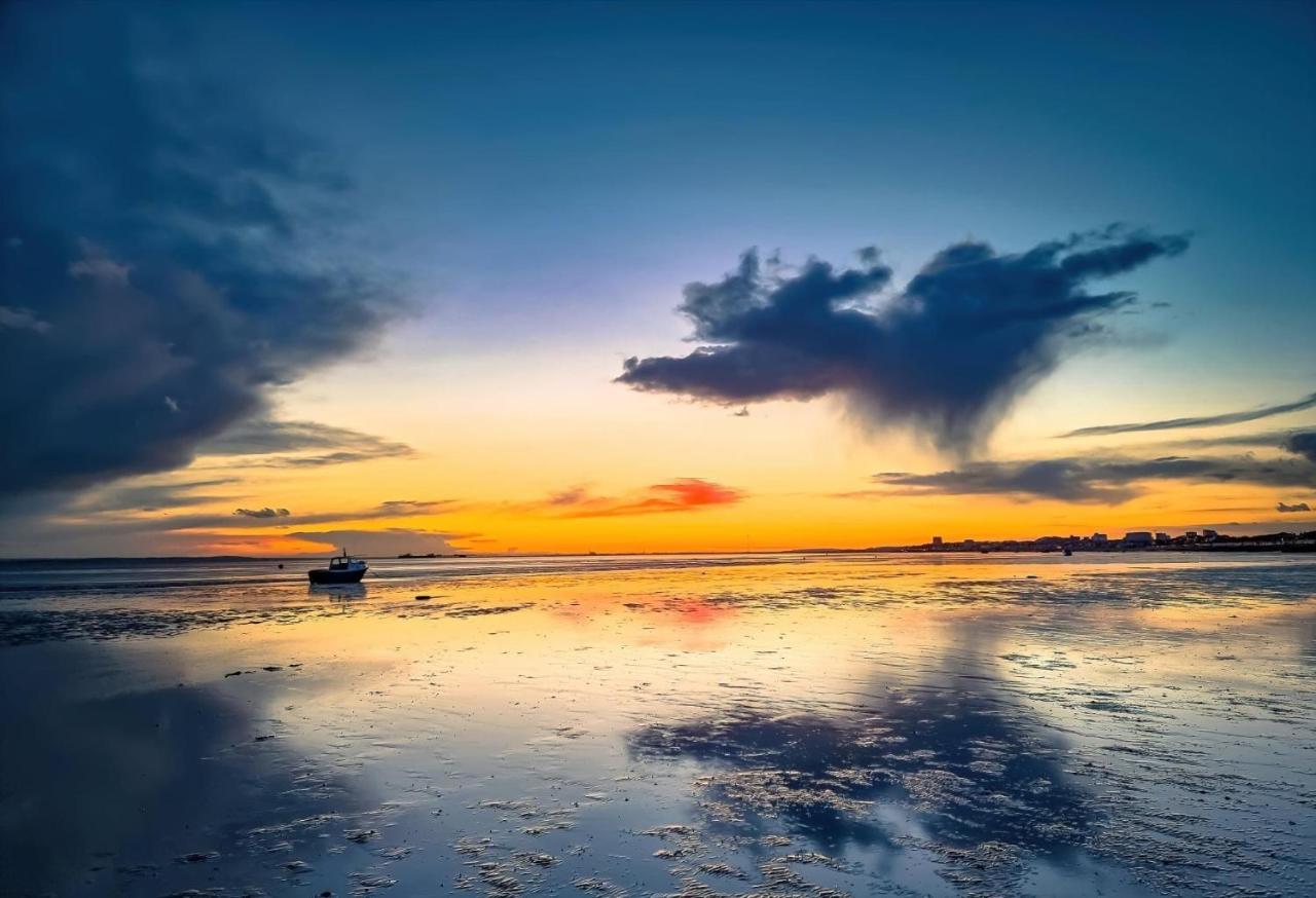 Seafront Suites - Close To Beach, Train Station & Southend Airport Southend-on-Sea Zewnętrze zdjęcie