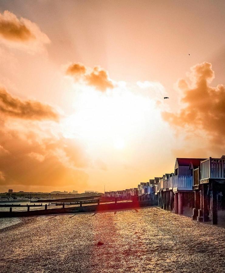 Seafront Suites - Close To Beach, Train Station & Southend Airport Southend-on-Sea Zewnętrze zdjęcie